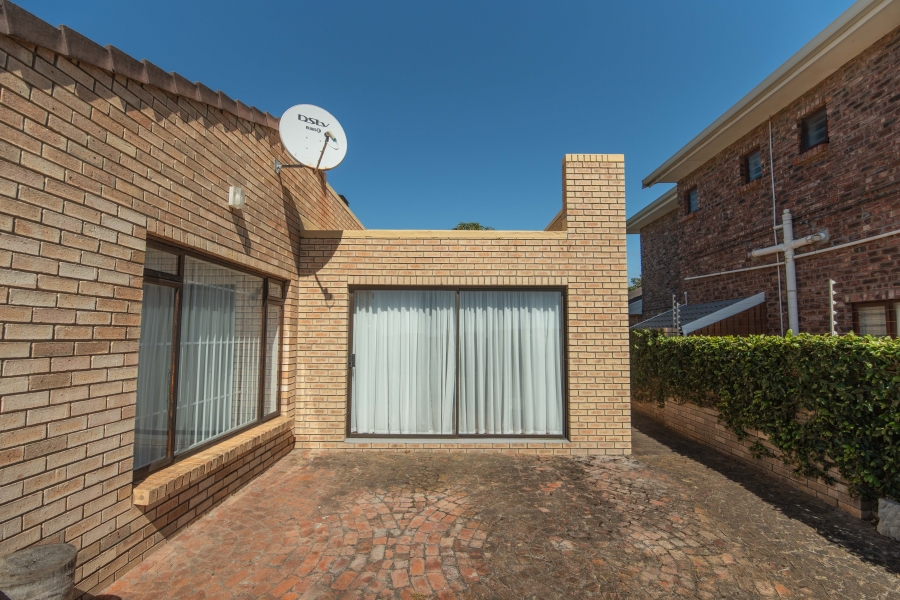 3 Bedroom Property for Sale in Summerstrand Eastern Cape